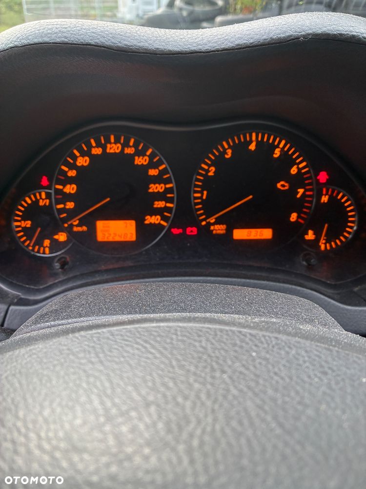 Toyota Avensis - 17