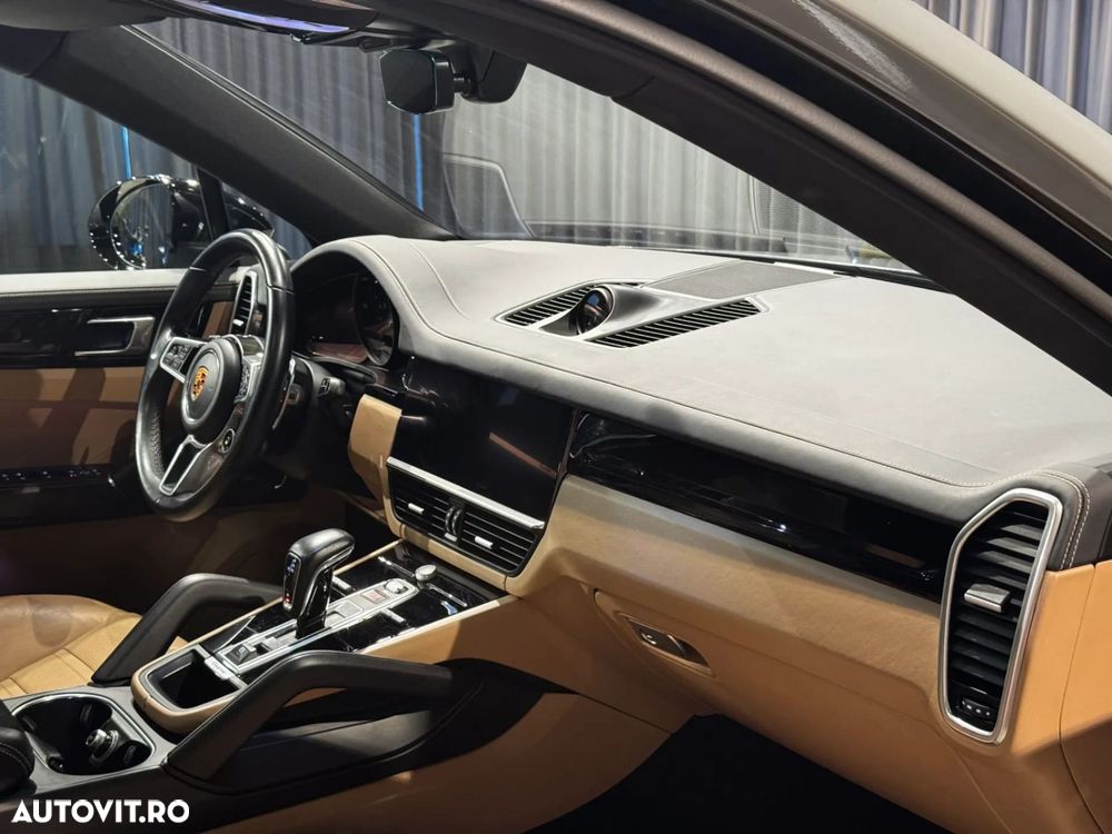 Porsche Cayenne Coupe - 18