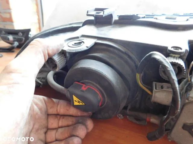 lampa lewa przód BMW E39 XENON  EUROPA - 8