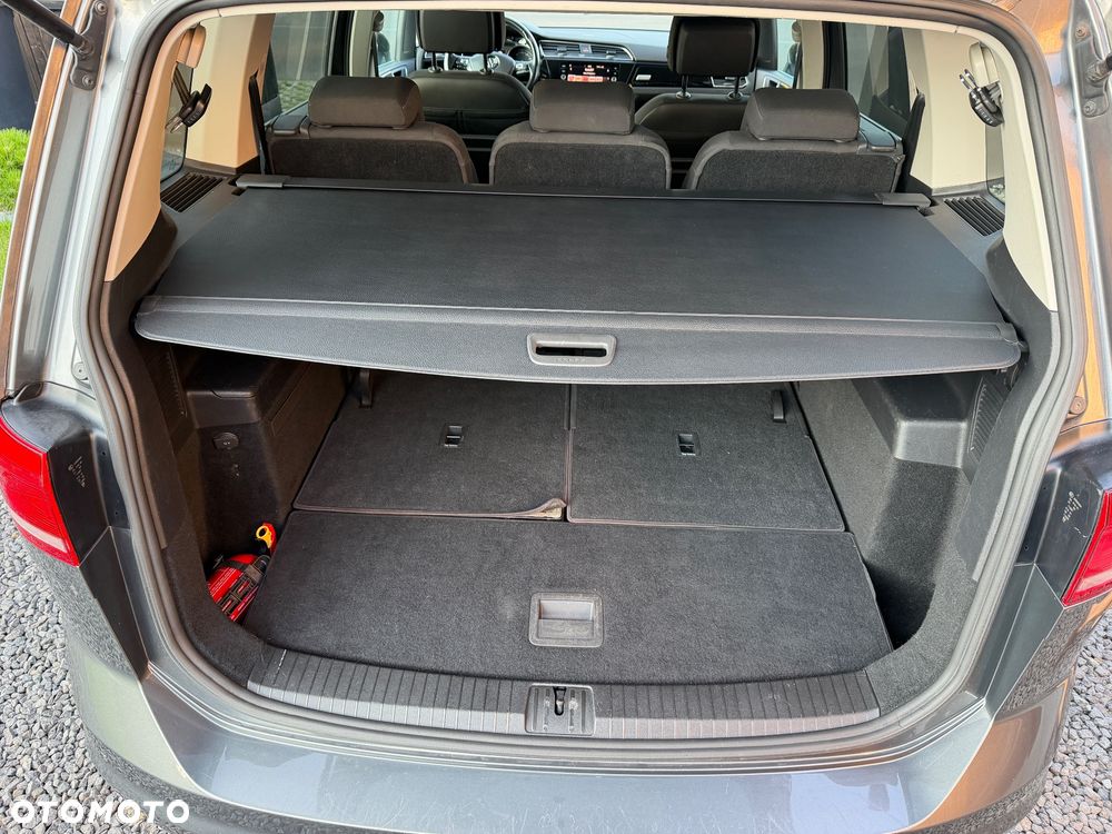 Volkswagen Touran - 19