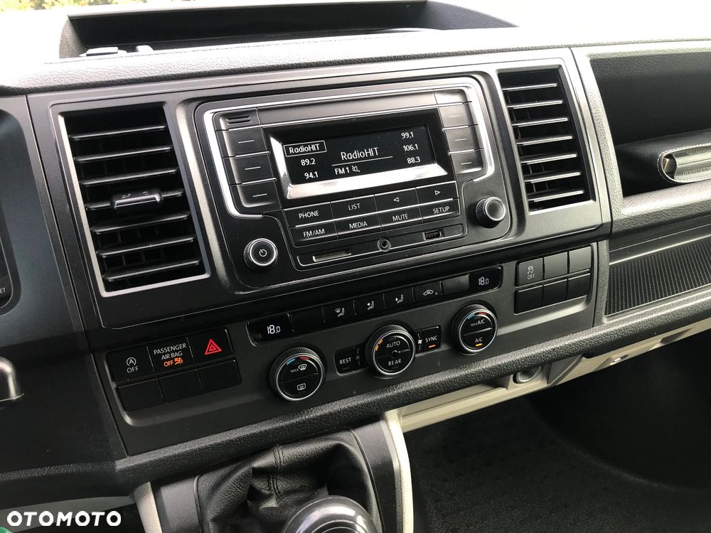 Volkswagen Caravelle - 38