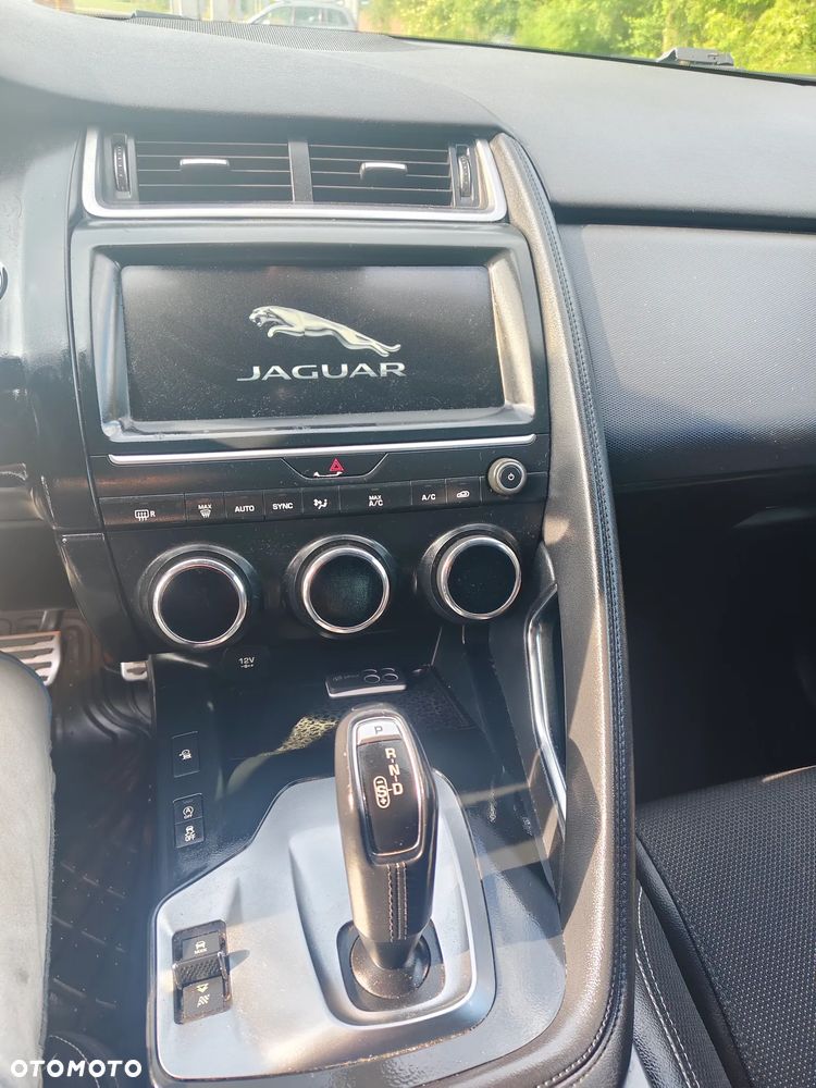 Jaguar E-Pace 2.0 i4D AWD R-Dynamic - 13