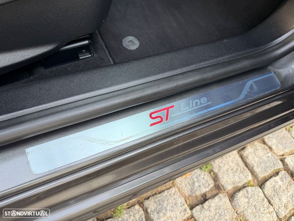 Ford Focus 1.0 EcoBoost ST-Line - 31