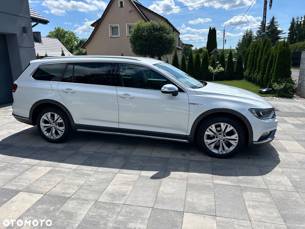 Volkswagen Passat Alltrack 2.0 TDI SCR DSG 4Motion - 6