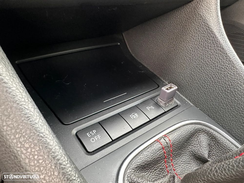 VW Golf 2.0 GTI - 27
