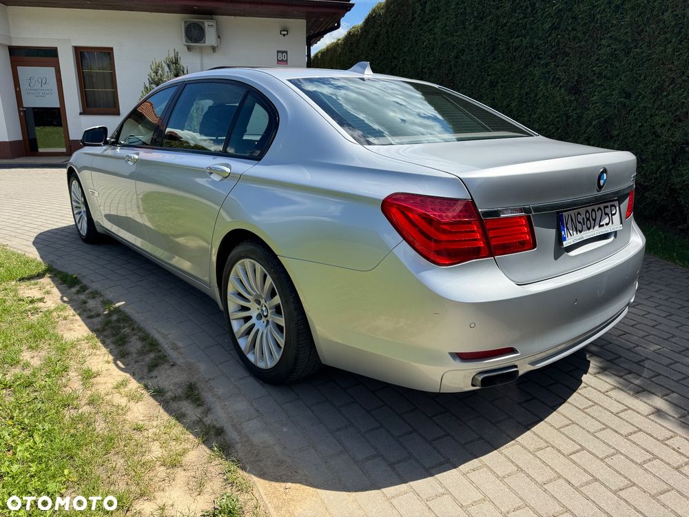 BMW Seria 7 750Li - 11