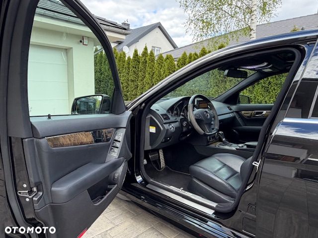 Mercedes-Benz Klasa C 63 AMG - 9