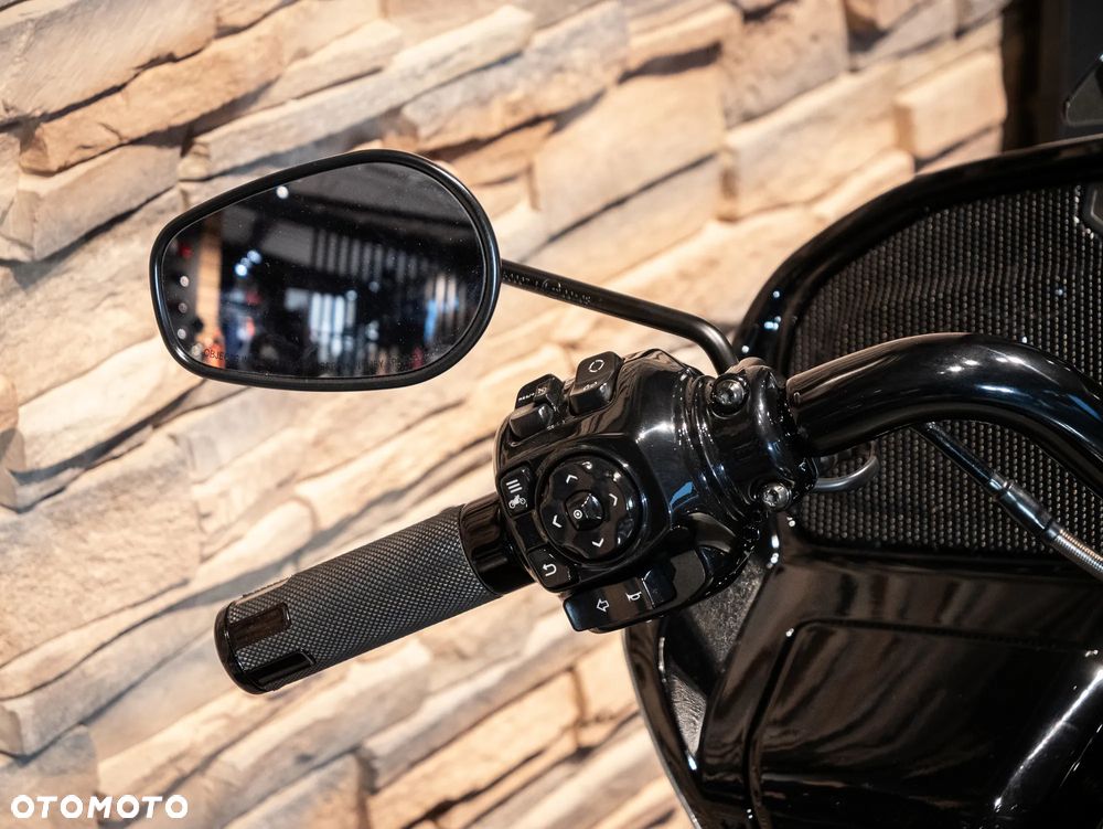 Harley-Davidson Touring Road Glide - 16