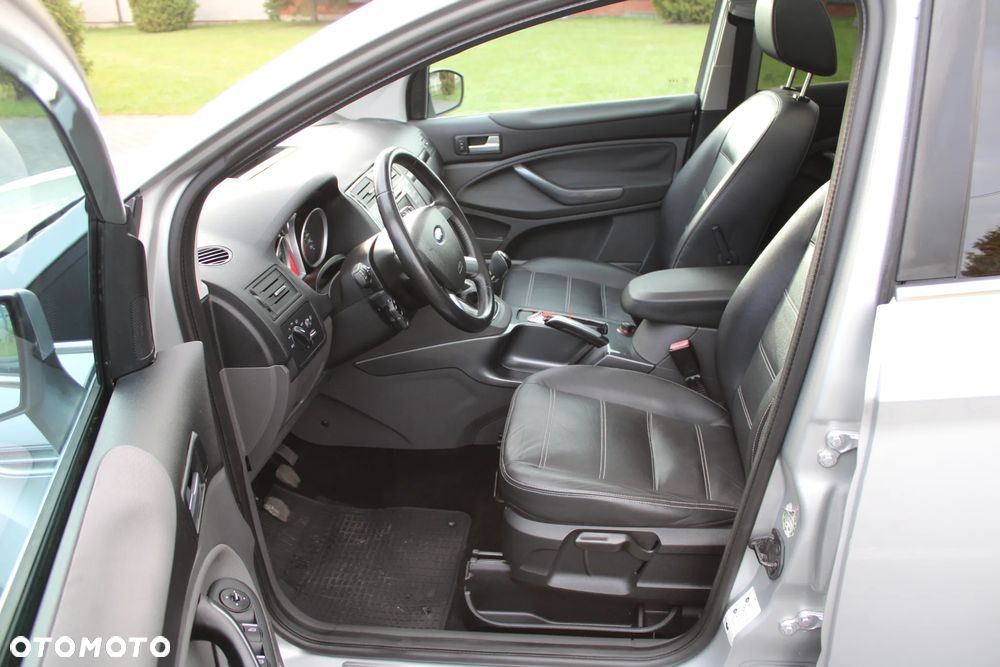 Ford Kuga 2.0 TDCi 4x4 Titanium - 16