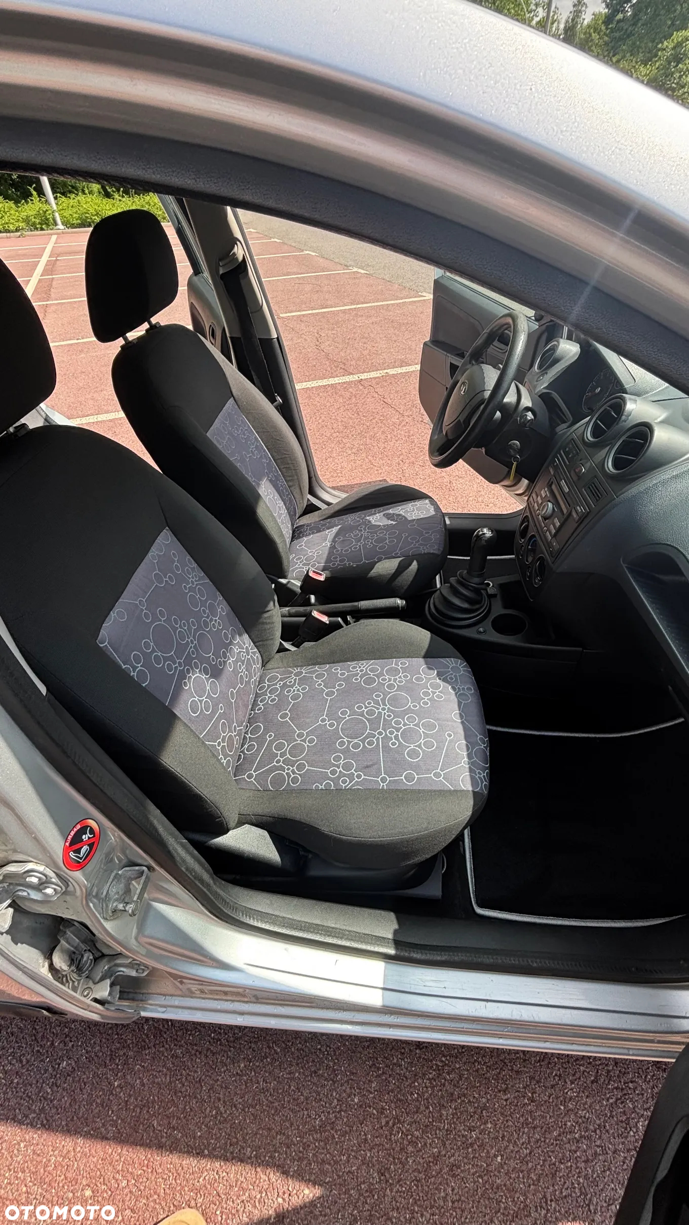 Ford Fiesta 1.3 Silver X - 26