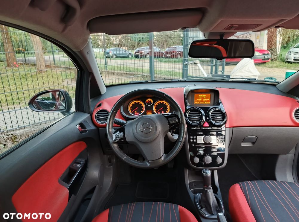 Opel Corsa 1.2 16V Cosmo - 1