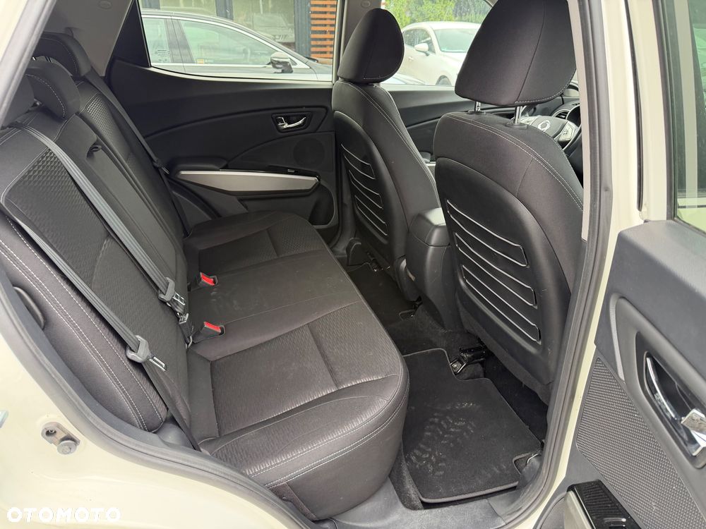SsangYong/KGM Tivoli e-XGi 160 2WD Black+White - 32