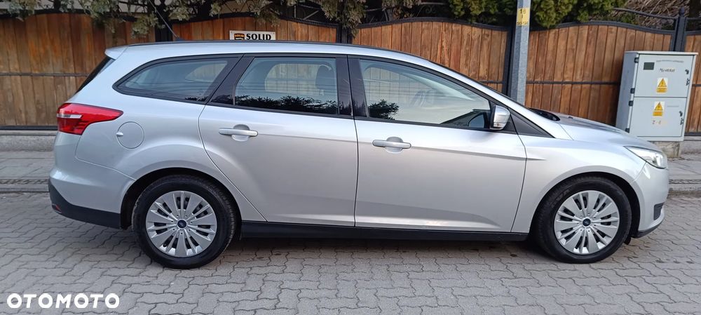 Ford Focus 1.5 TDCi SYNC Edition - 9