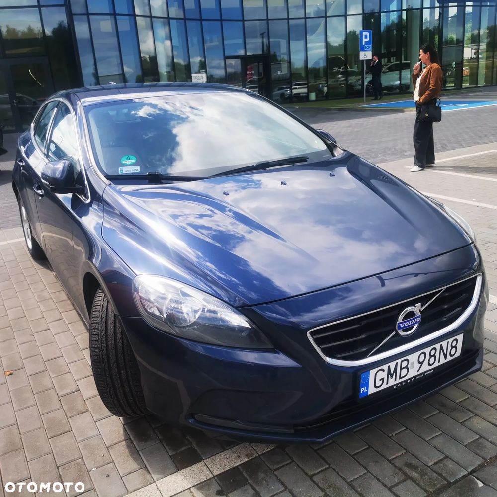Volvo V40 D4 Momentum - 1