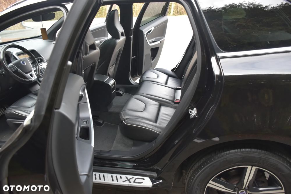 Volvo XC 60 D3 Drive-E R-Design Momentum - 14