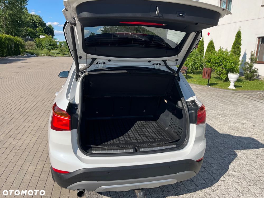 BMW X1 xDrive18d xLine sport - 16