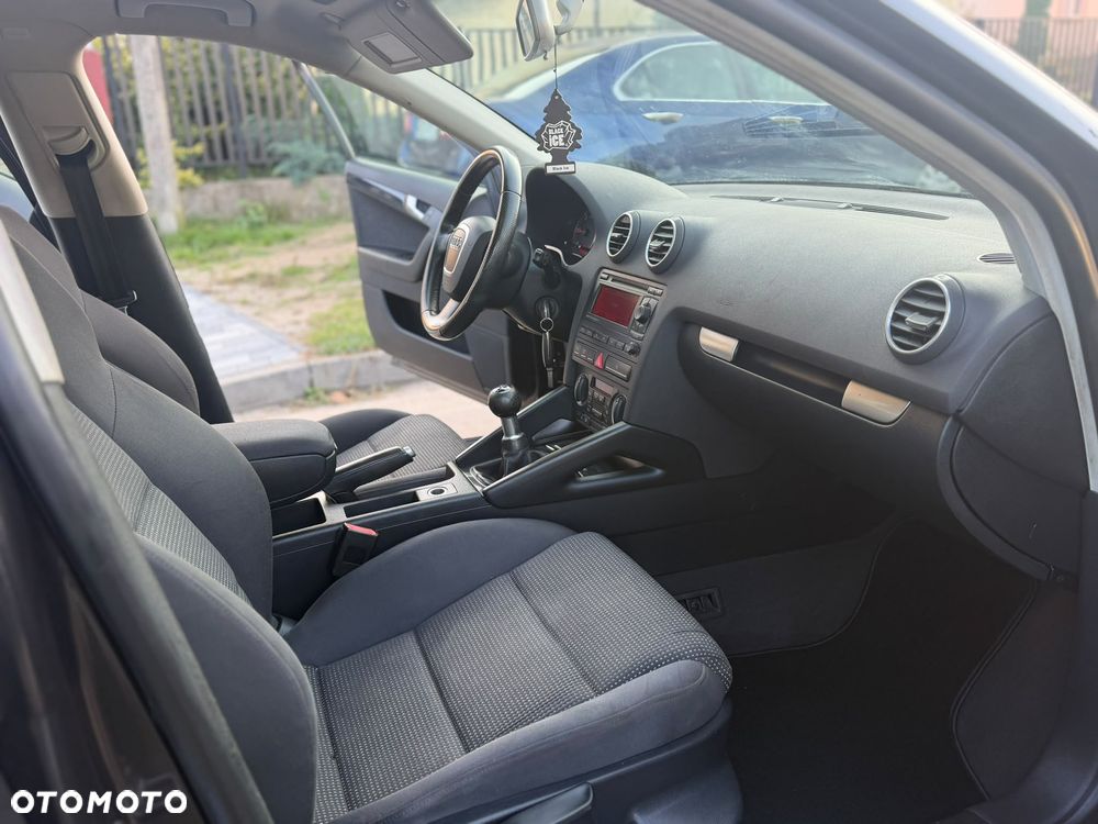 Audi A3 Sportback 2.0 TDI DPF Ambiente - 21