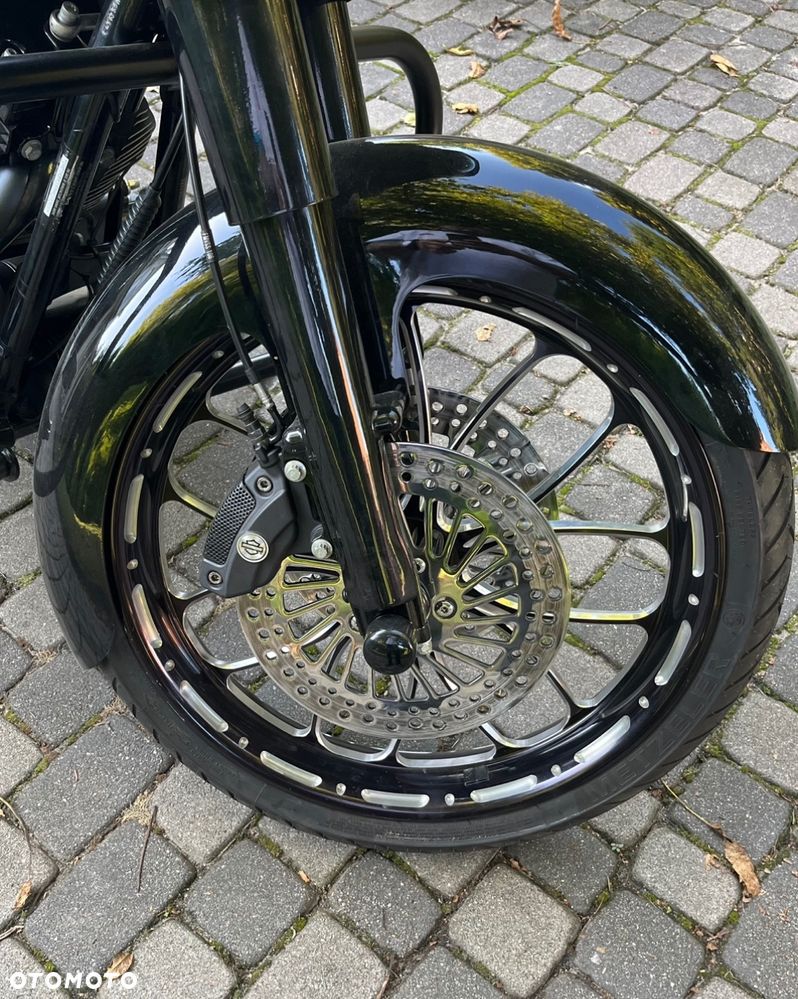 Harley-Davidson Touring Street Glide - 5
