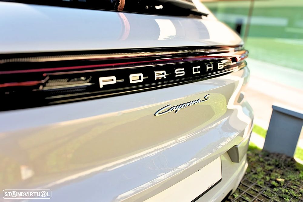 Porsche Cayenne S E-Hybrid - 12