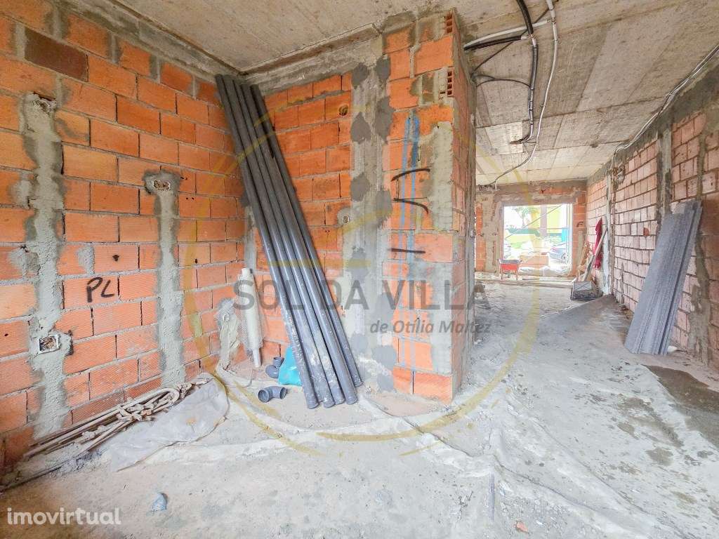 Moradia em banda T3 - Quinta do Conde, Sesimbra - 390.000€ - Grande imagem: 2/17