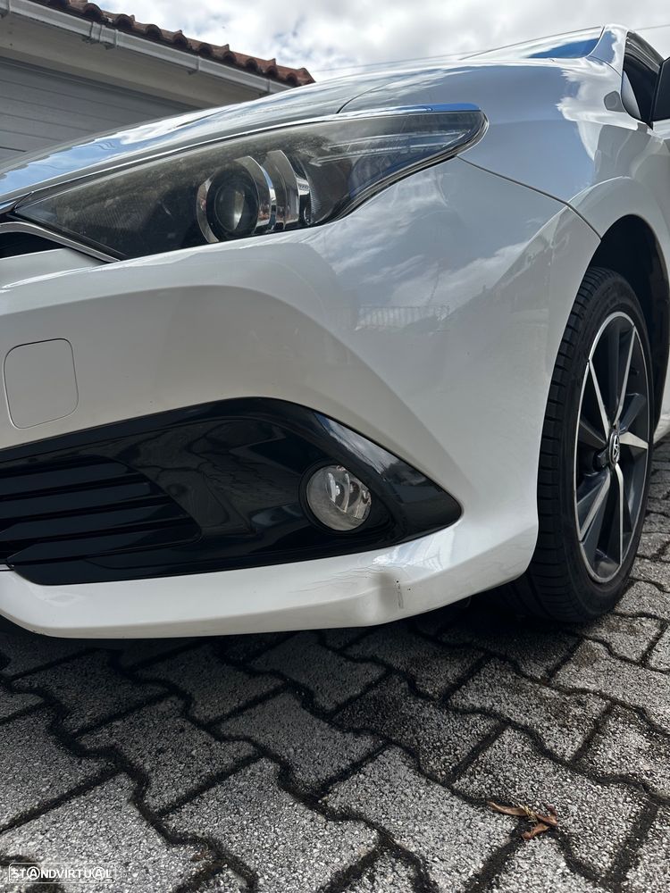Toyota Auris 1.4 D-4D Comfort+Pack Techno - 31