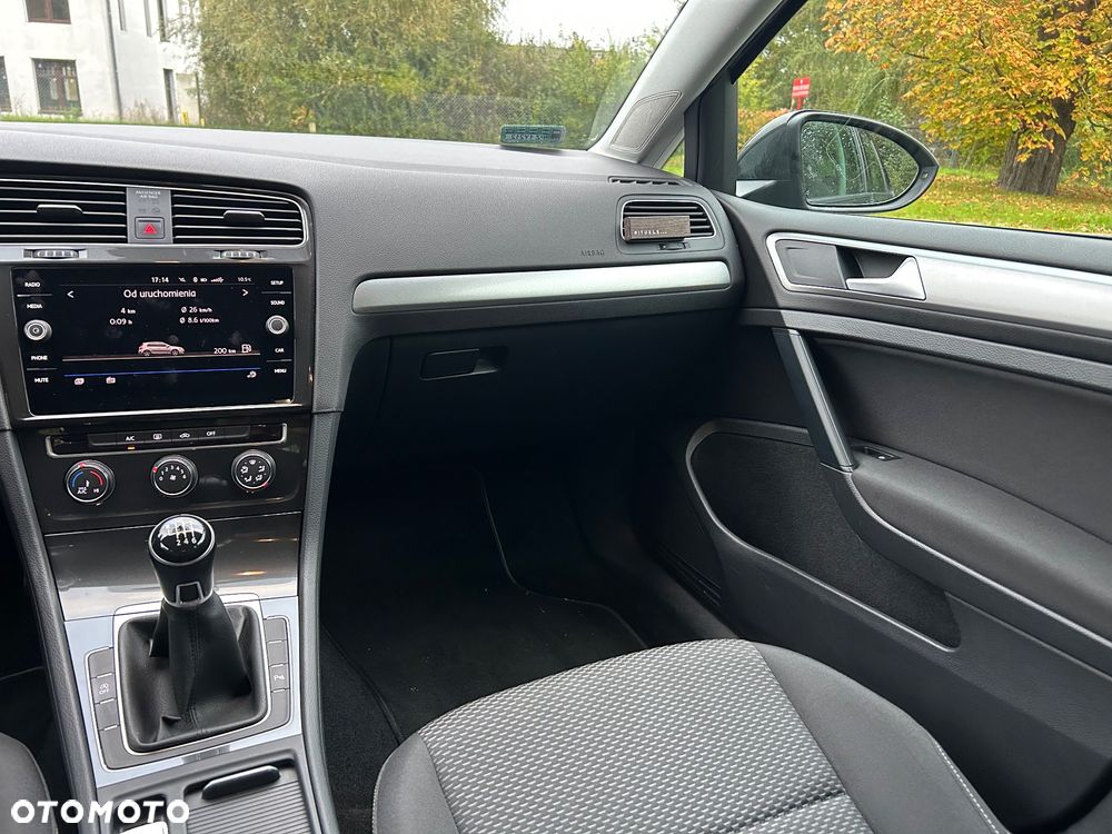 Volkswagen Golf - 14
