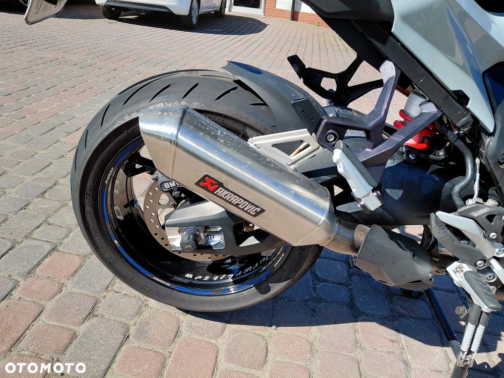 BMW XR - 18