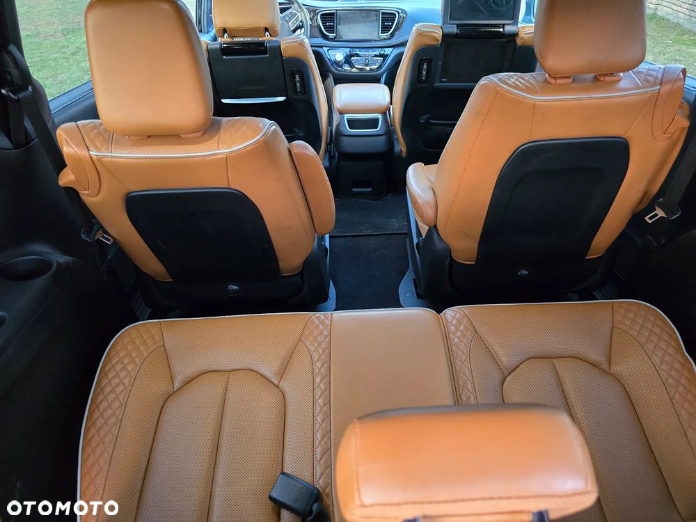 Chrysler Pacifica - 23