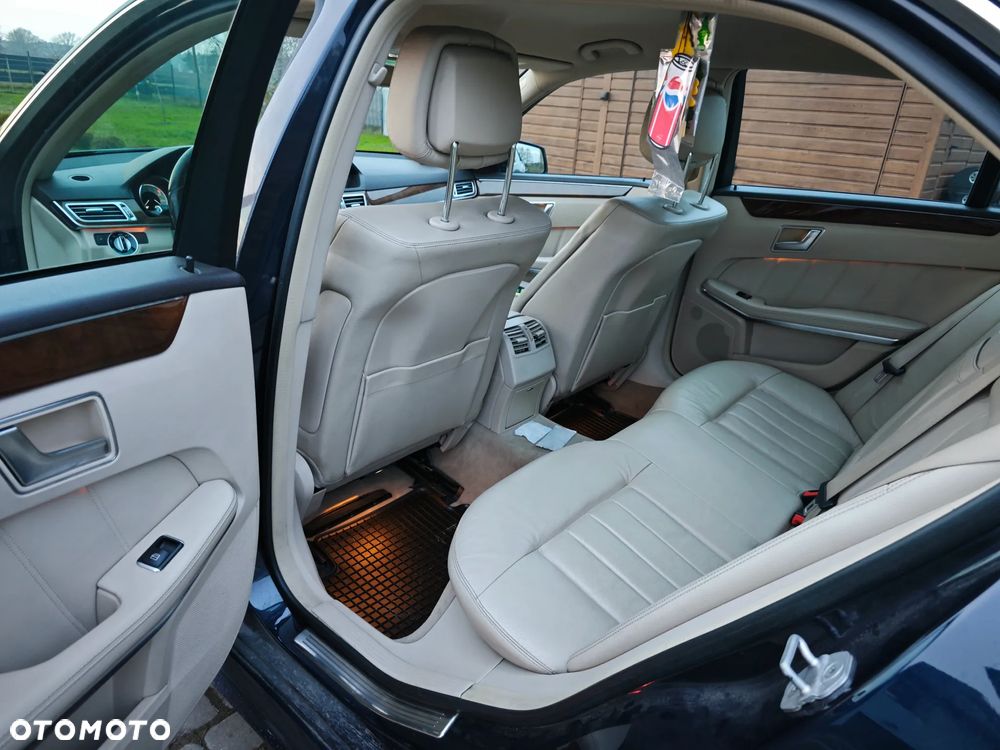 Mercedes-Benz Klasa E 350 BlueTEC 4Matic 7G-TRONIC - 9