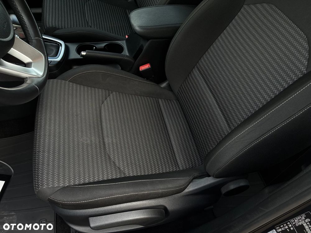 Kia Ceed - 12