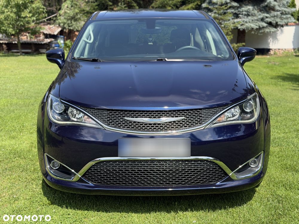 Chrysler Pacifica - 8