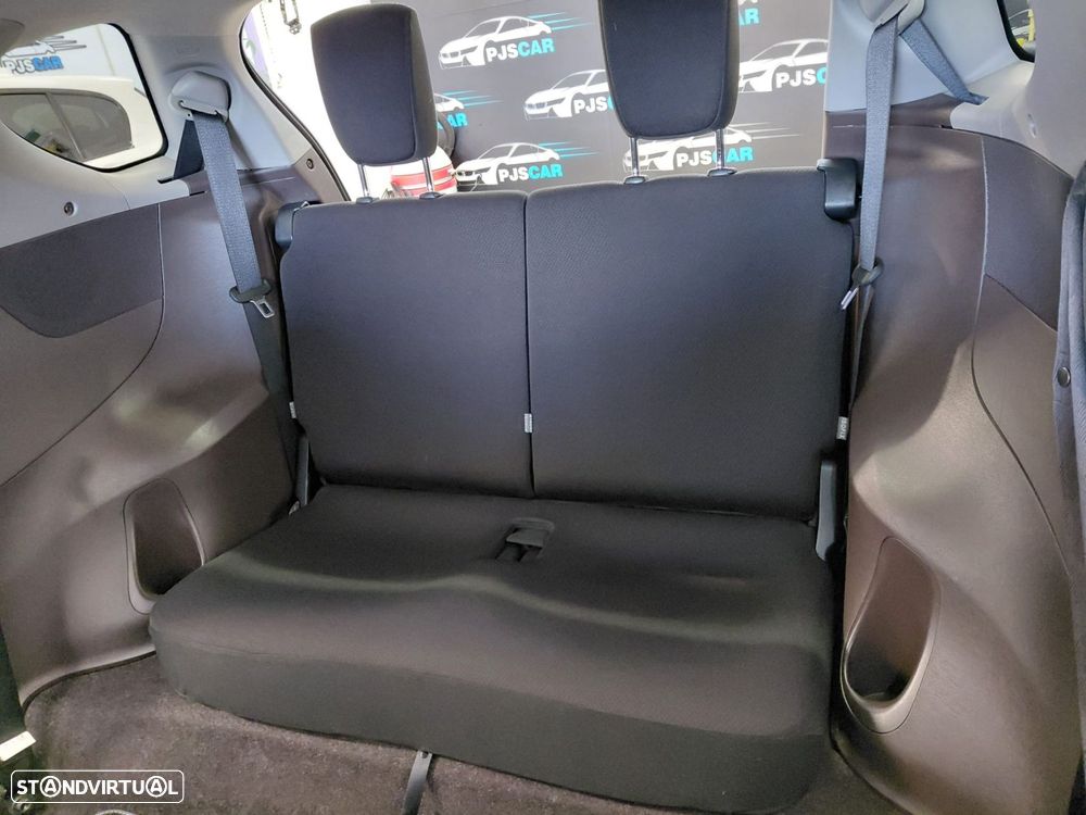 Toyota iQ 1.0 VVT-i - 29