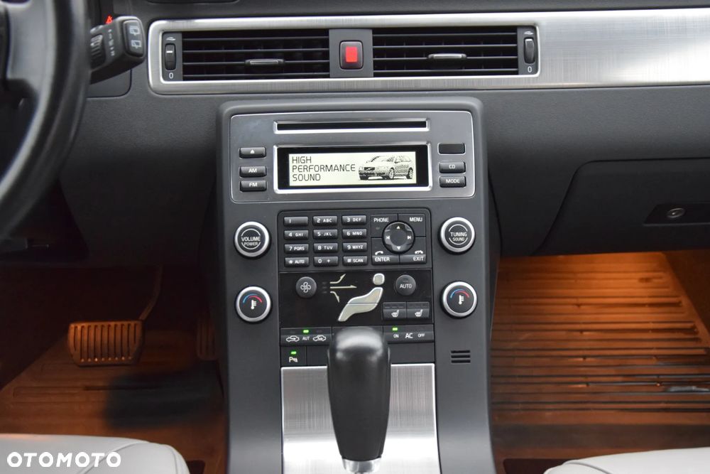 Volvo V70 2.5T Summum - 33