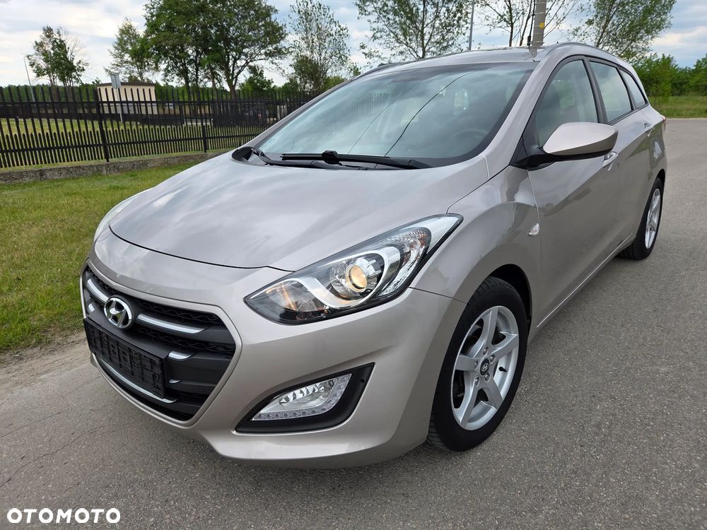 Hyundai i30 blue 1.6 CRDi Trend - 1