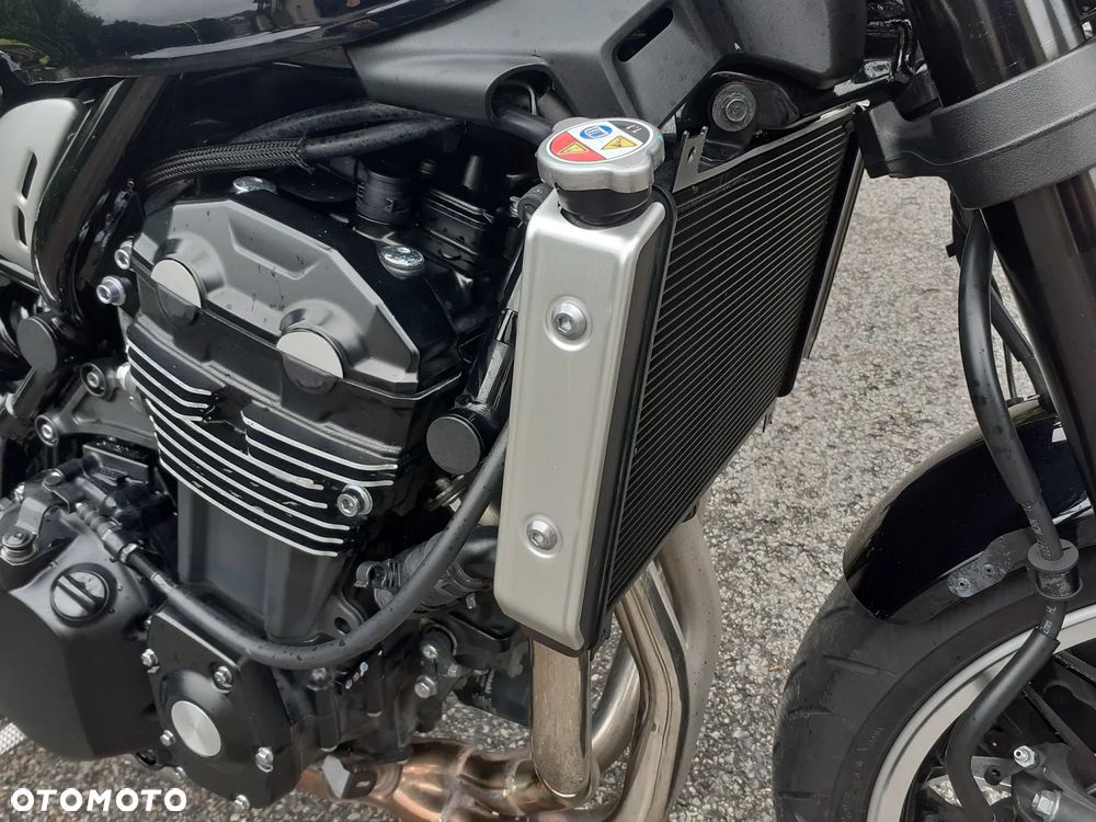 Kawasaki Z 900 RS - 5