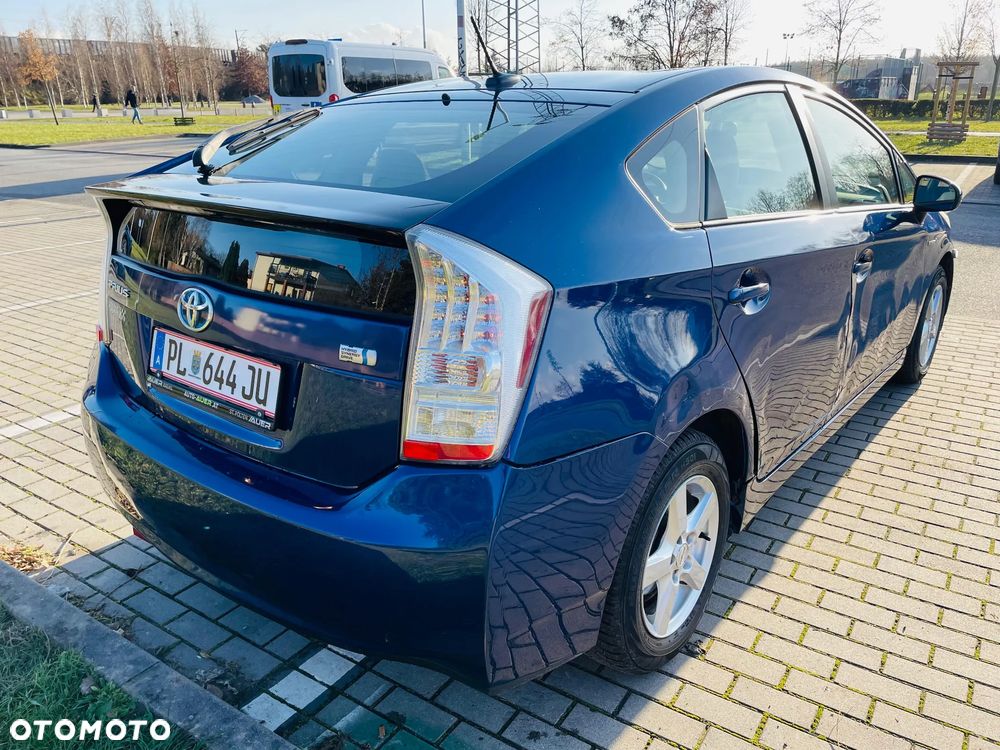 Toyota Prius (Hybrid) Sol - 3