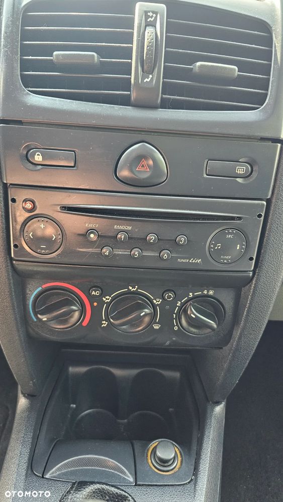 Renault Clio 1.2 Free - 8