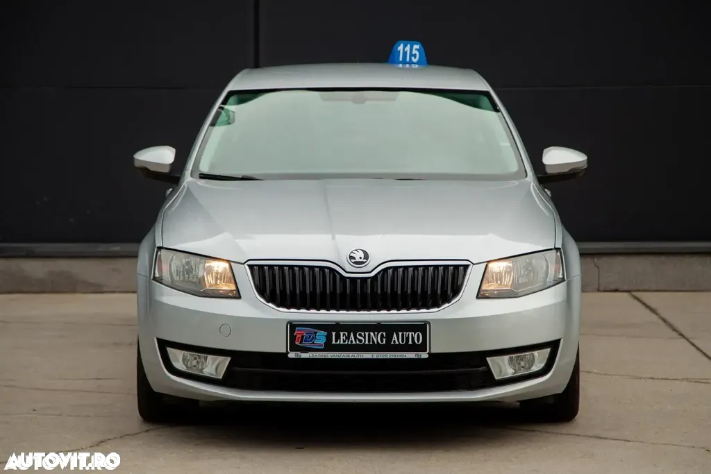 Skoda Octavia 2.0 TDI DSG Selection Plus - 2