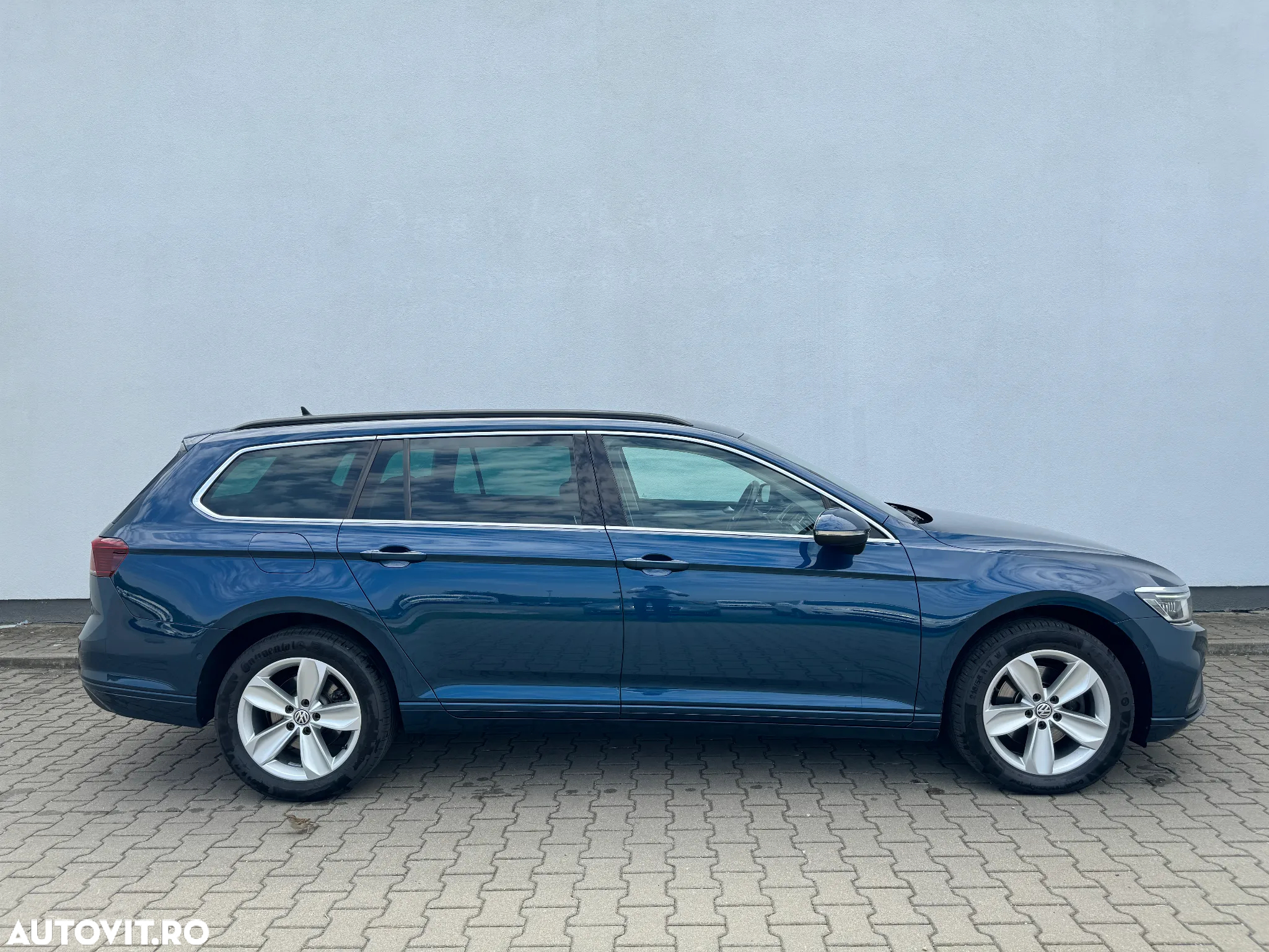 Volkswagen Passat Variant 2.0 TDI SCR DSG 4Motion Business - 3