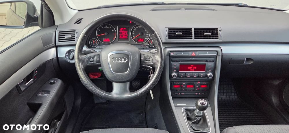 Audi A4 Avant - 32