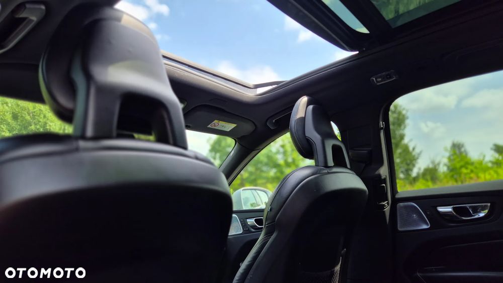 Volvo XC 60 T5 AWD R-Design - 16