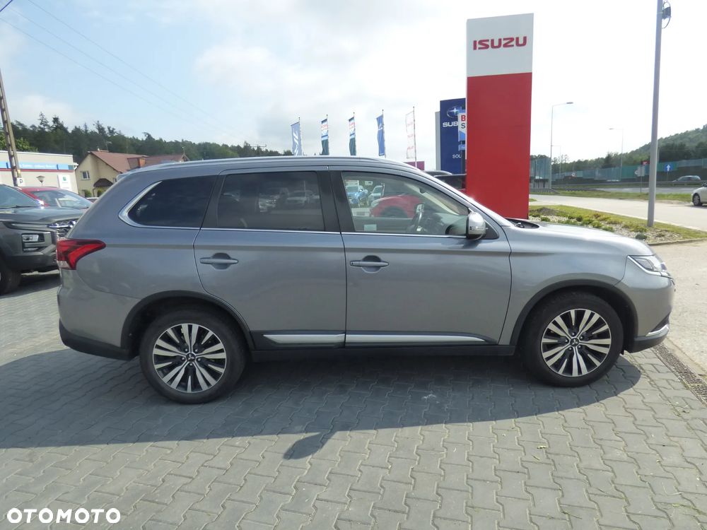 Mitsubishi Outlander - 9