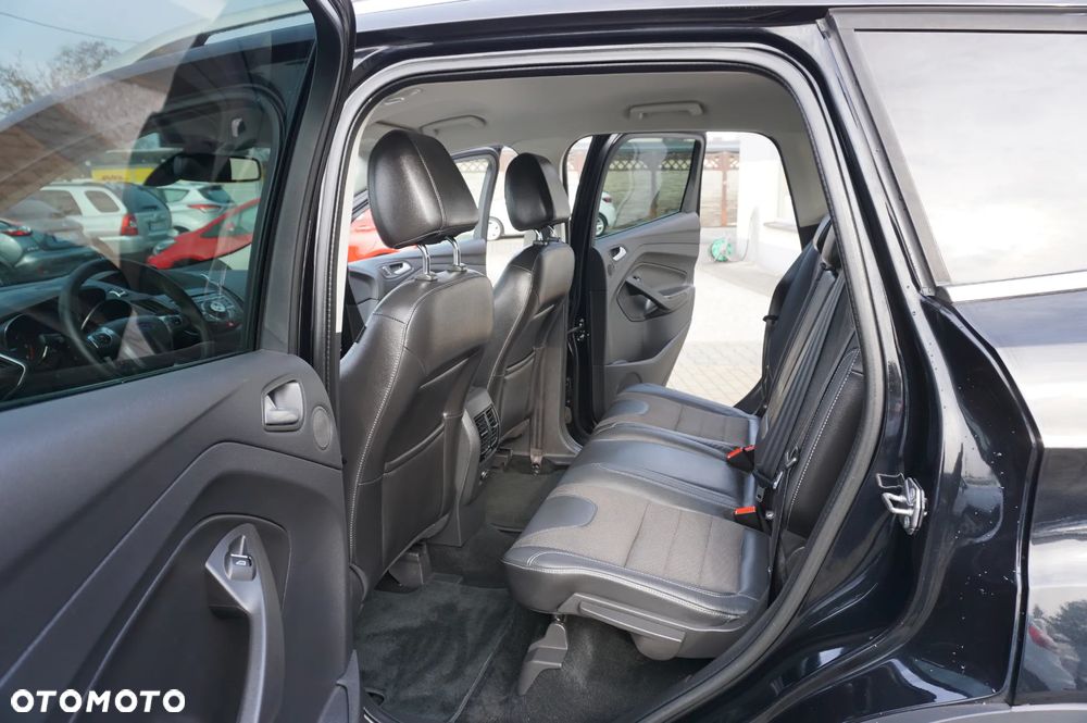 Ford Kuga 2.0 TDCi 2x4 Titanium - 23