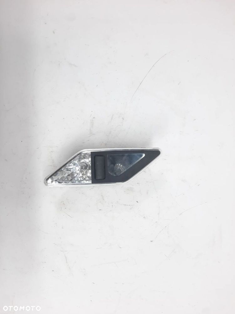 BMW 3 E46 COUPE CABRIO LAMPKA OŚWIETLENIE KABINY PRAWY TYŁ 8375586 - 7