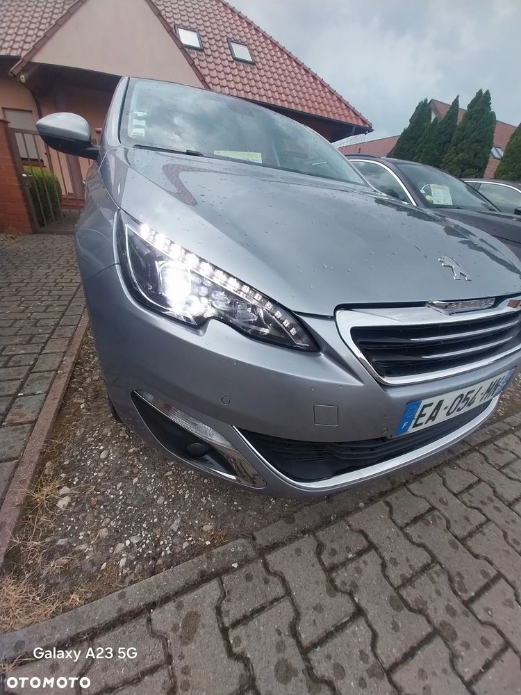 Peugeot 308 - 8