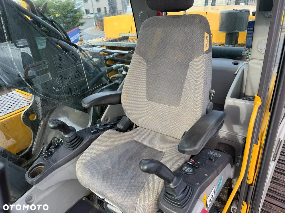 Volvo EC250DL - 6