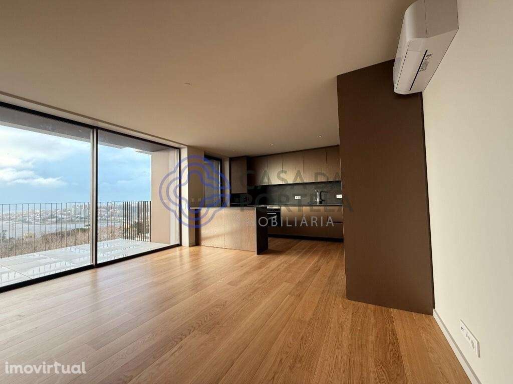 T3 duplex, 3 casas de banho, suite, varanda, ar condicionado, cozinha - Grande imagem: 2/41