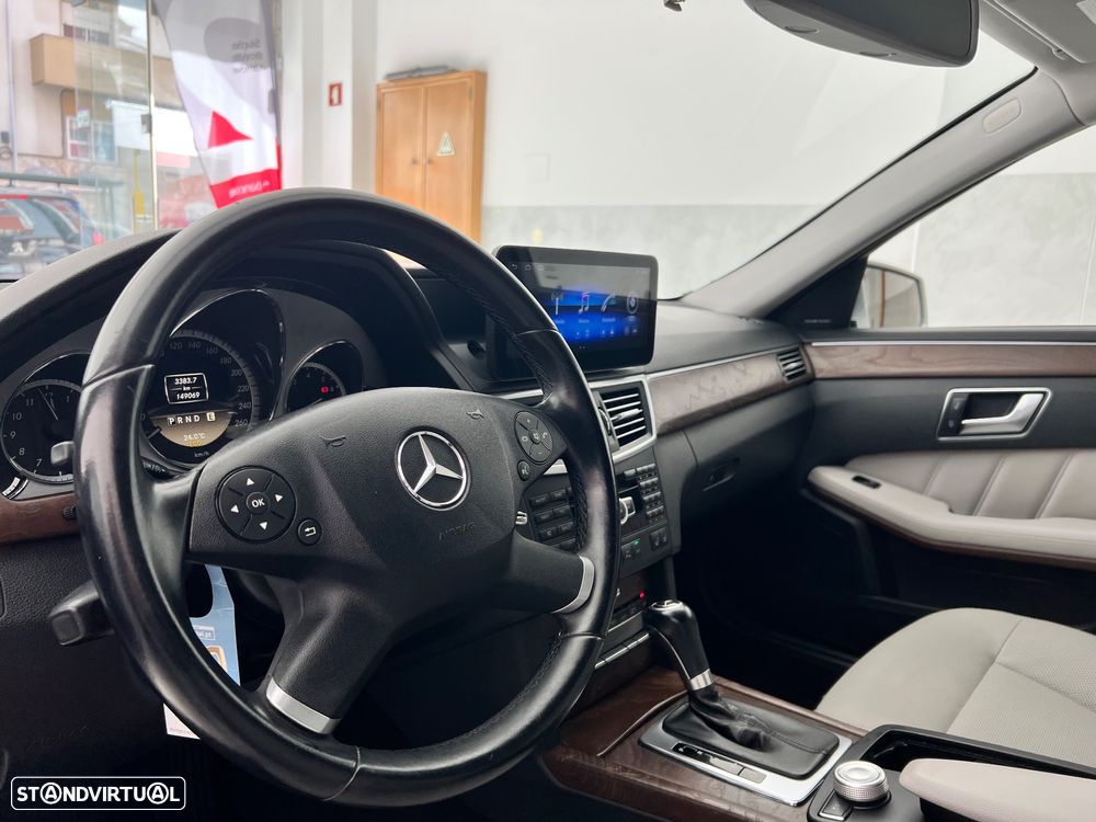 Mercedes-Benz E 200 CGi Avantgarde BlueEfficiency Auto - 24