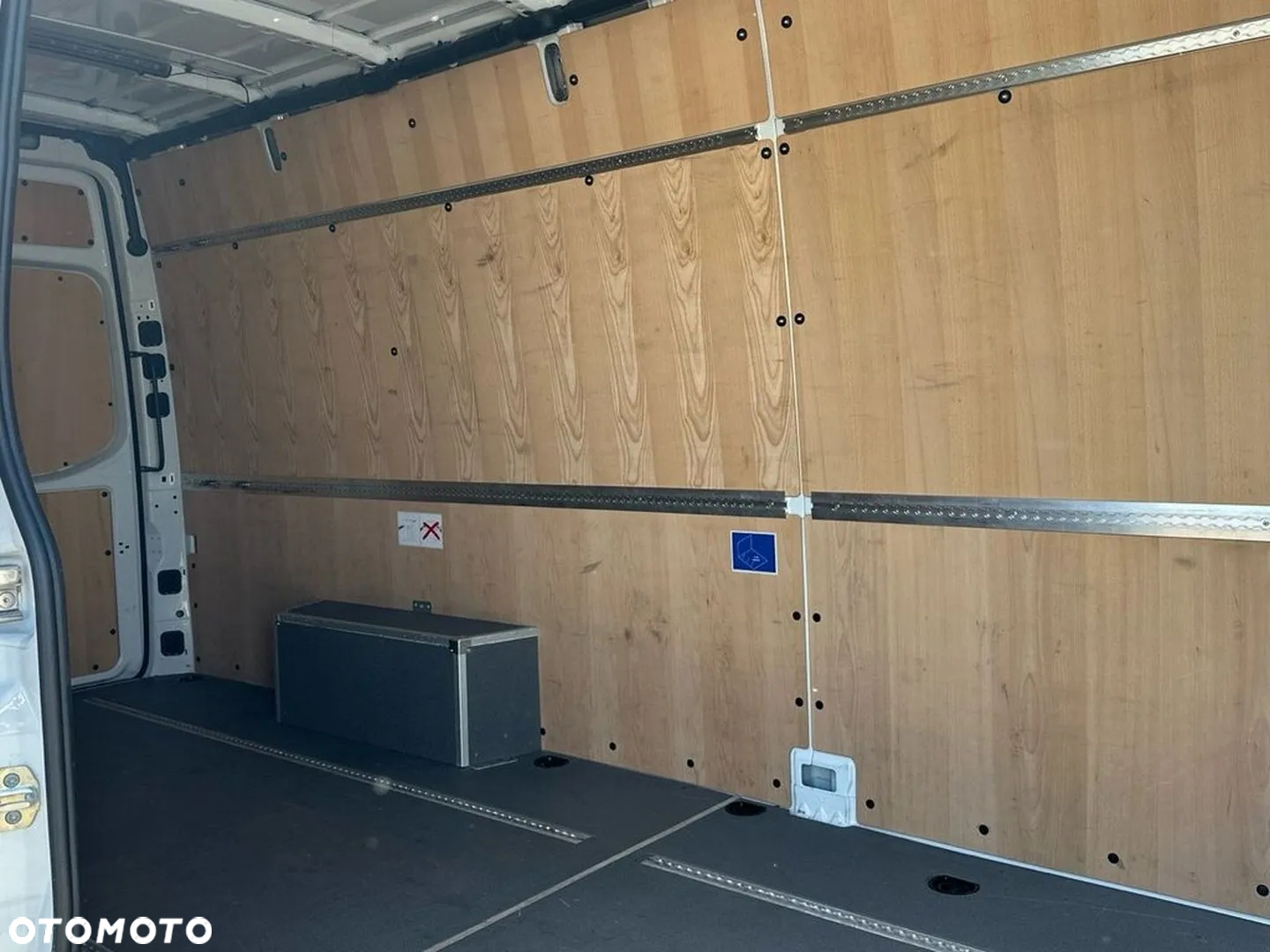 Mercedes-Benz Sprinter - 7