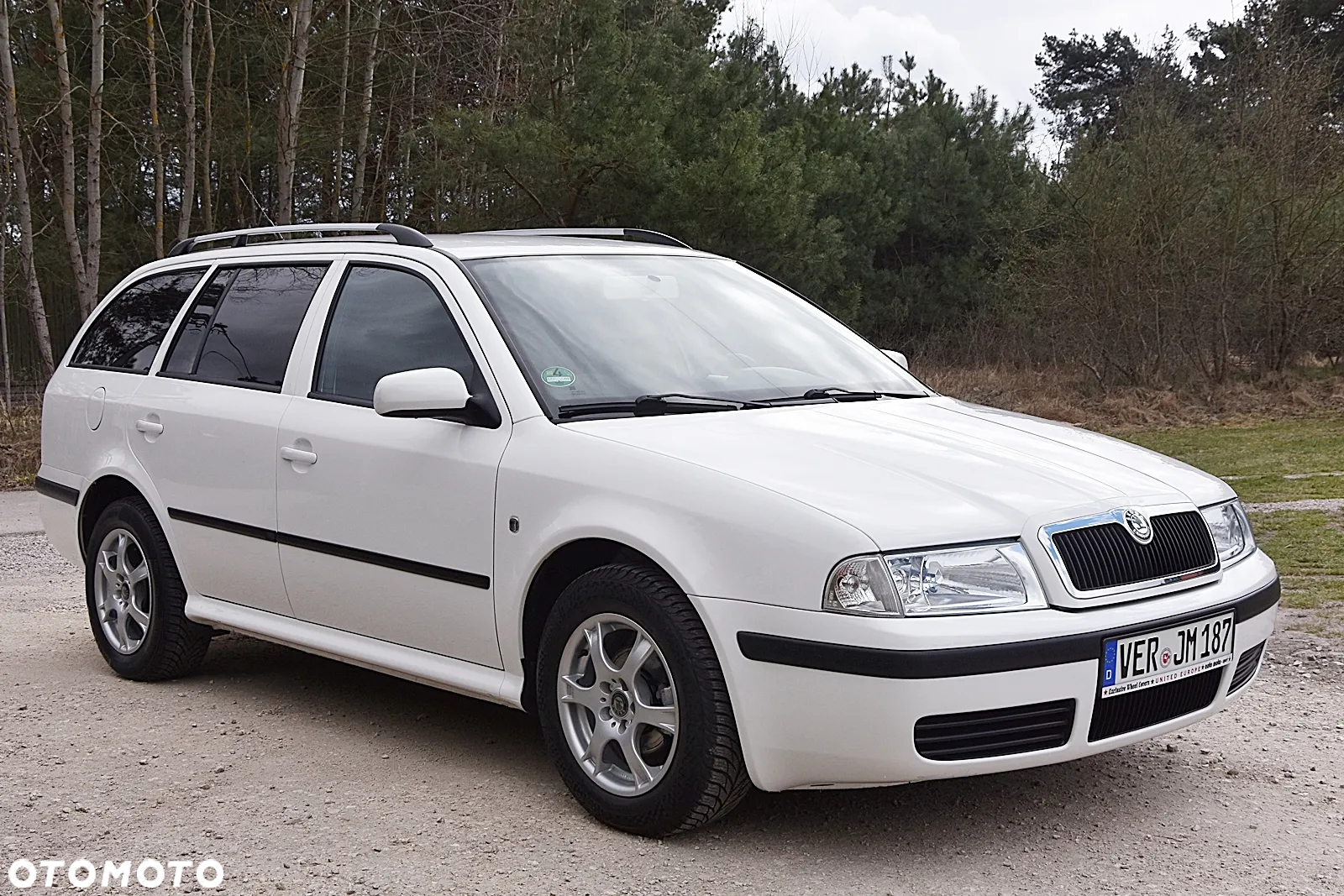 Skoda Octavia 1.6 Combi Ambiente - 10